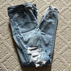 American Eagle size 6 distressed cropped skinny jeggings